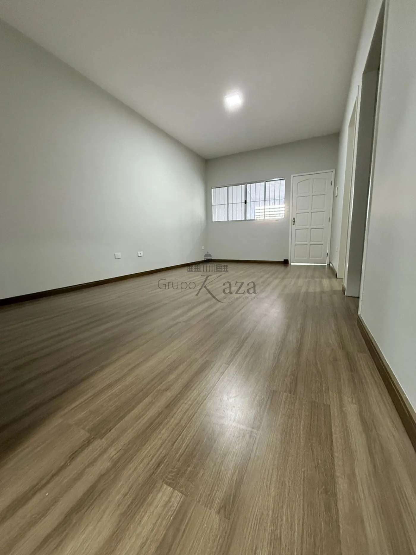 Foto 1 de Casa Padrão em Jardim Minas Gerais, São José dos Campos - imagem 1