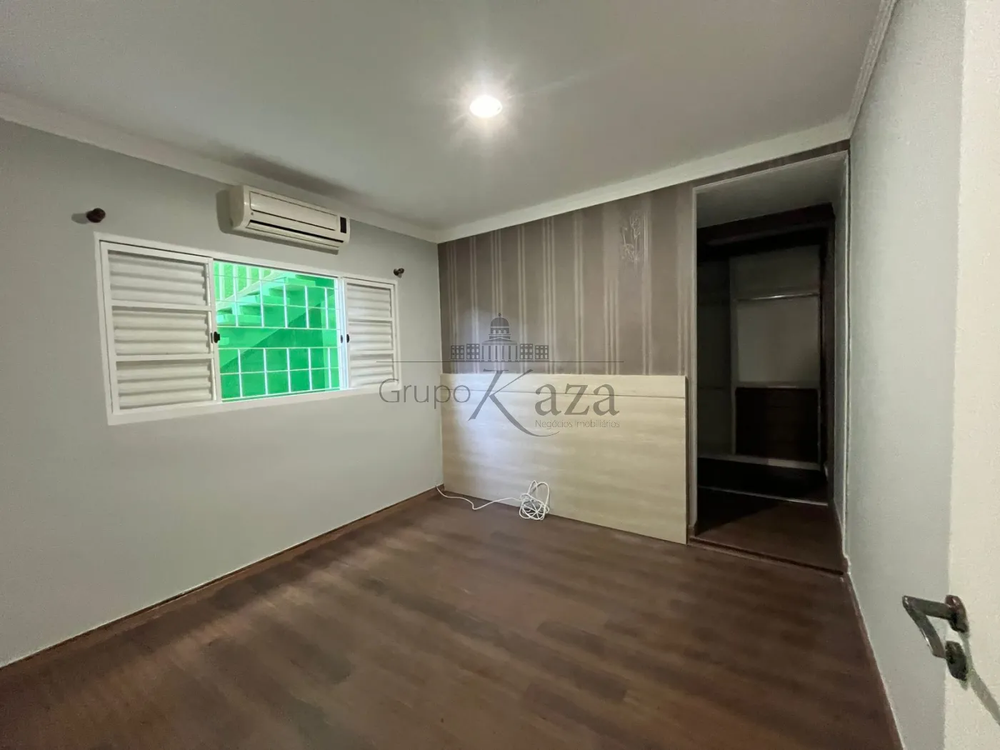 Foto 11 de Casa Padrão em Jardim das Cerejeiras, São José dos Campos - imagem 11