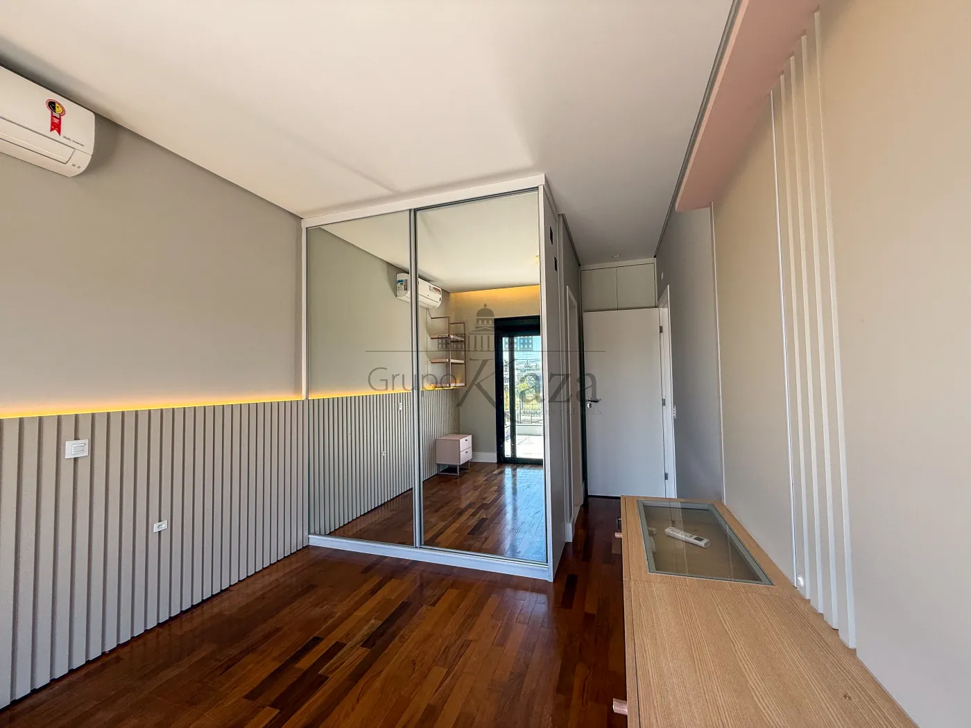Foto 26 de Casa Condomínio em Jardim do Golfe, São José dos Campos - imagem 26