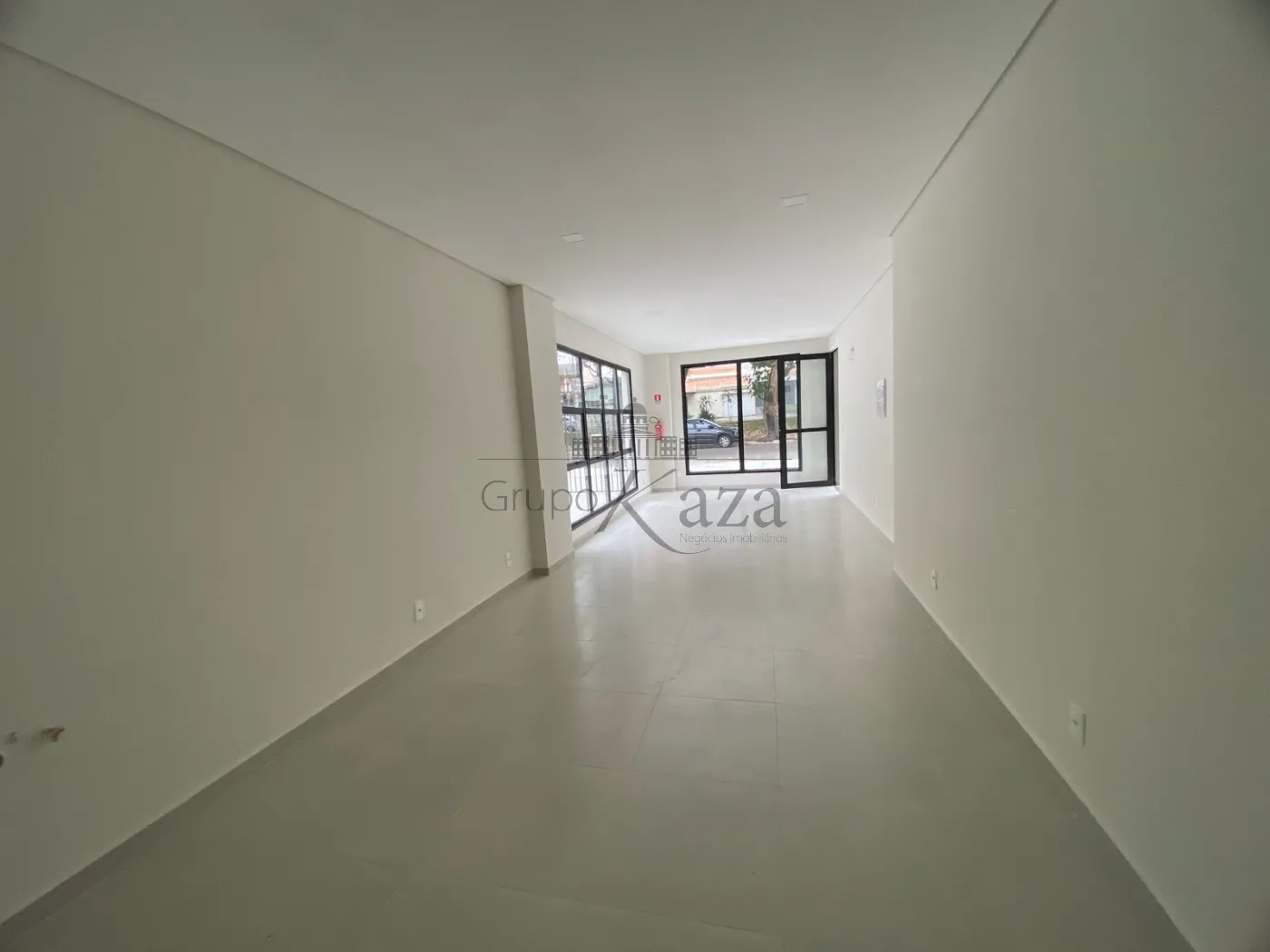 Foto 1 de Comercial Loja em condomínio comercial em Parque Industrial, São José dos Campos - imagem 1