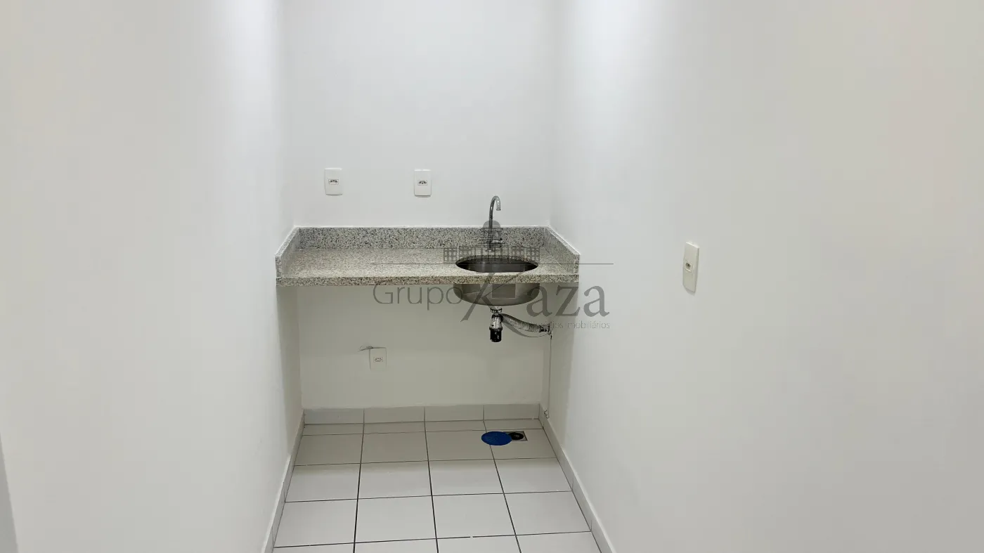 Foto 4 de Comercial Sala Condomínio em Jardim das Colinas, São José dos Campos - imagem 4