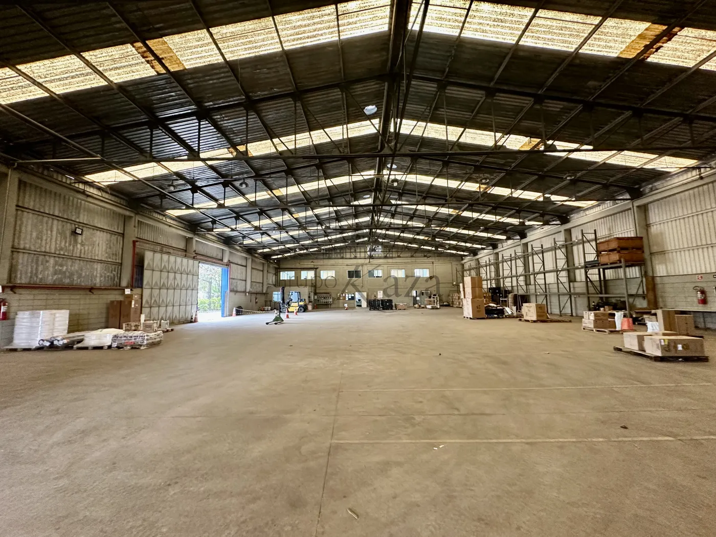 Foto 2 de Comercial Galpão em Jardim Califórnia, Jacareí - imagem 2 Foto 2 de Comercial Galpão em Jardim Califórnia, Jacareí - imagem 2