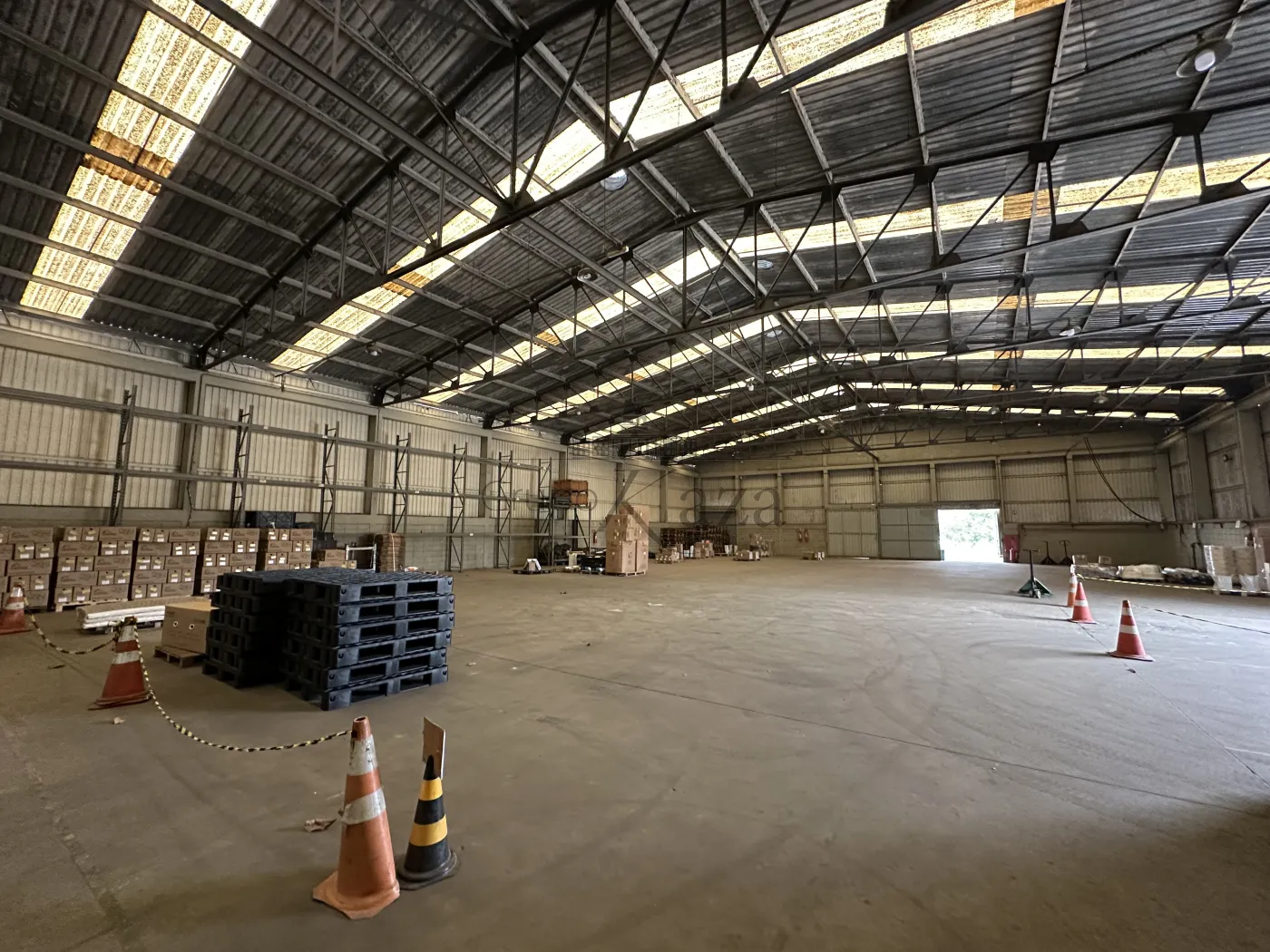 Foto 1 de Comercial Galpão em Jardim Califórnia, Jacareí - imagem 1 Foto 1 de Comercial Galpão em Jardim Califórnia, Jacareí - imagem 1