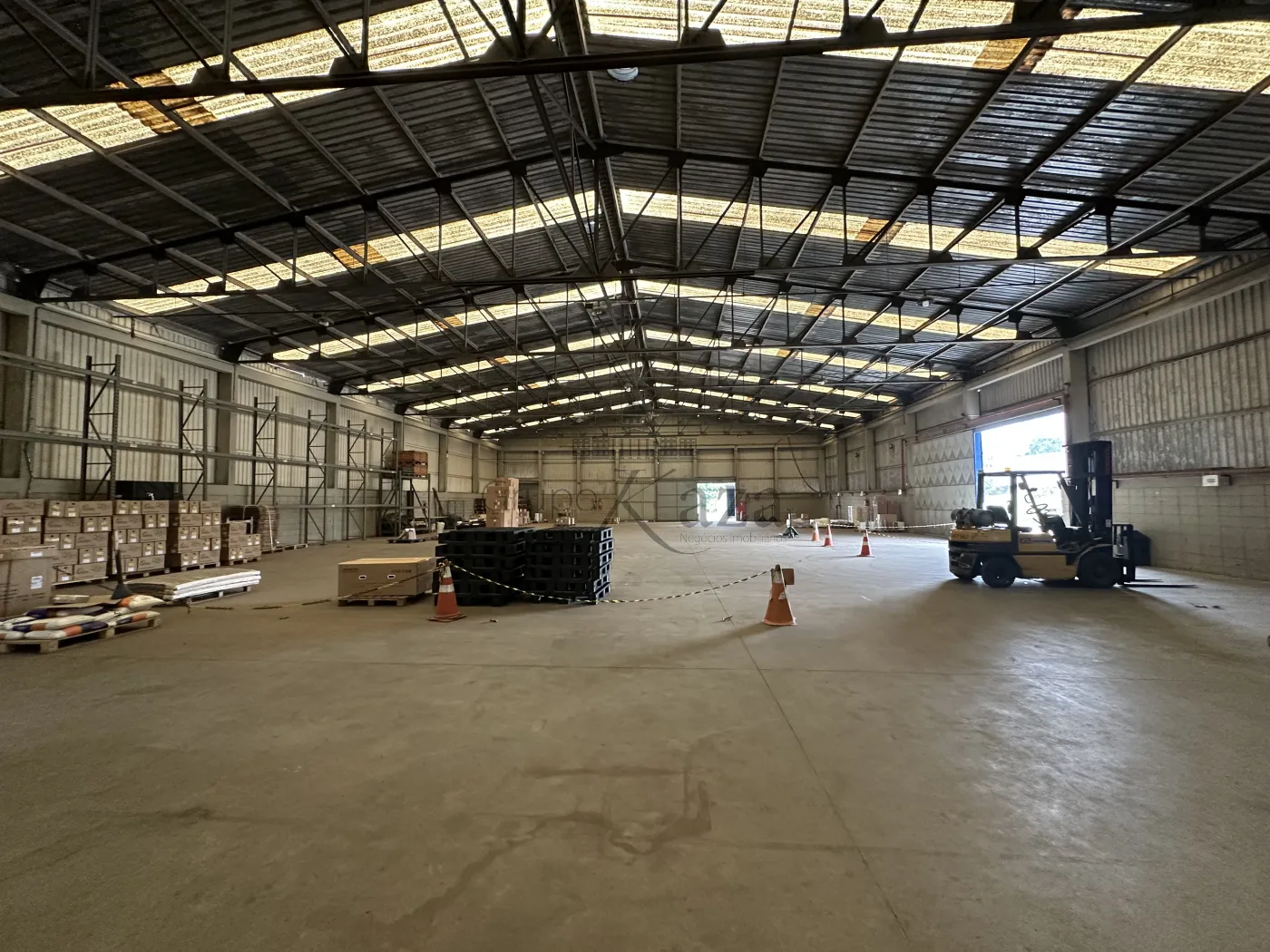 Foto 4 de Comercial Galpão em Jardim Califórnia, Jacareí - imagem 4