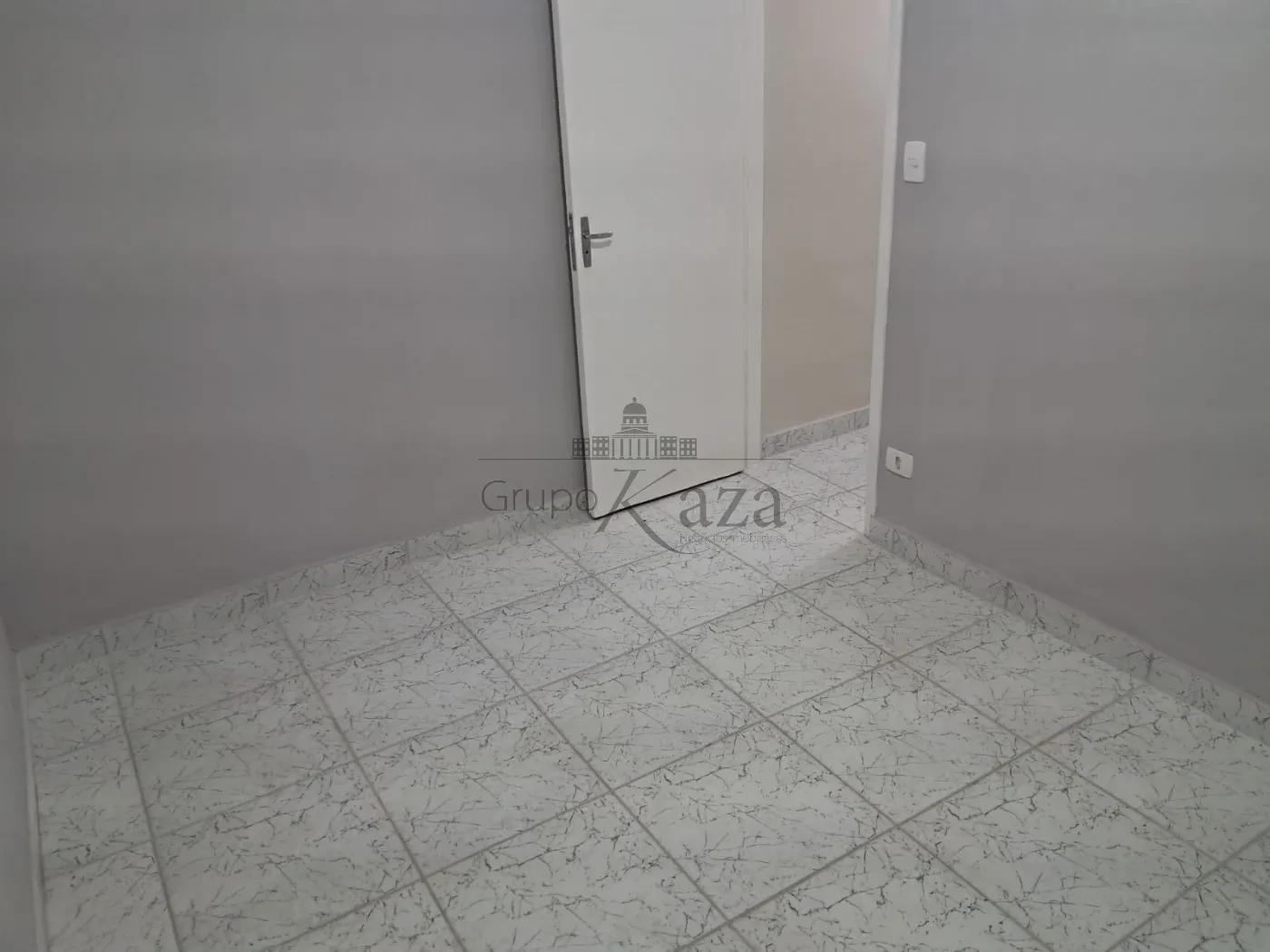 Foto 9 de Casa Padrão em Conjunto Residencial Trinta e Um de Março, São José dos Campos - imagem 9