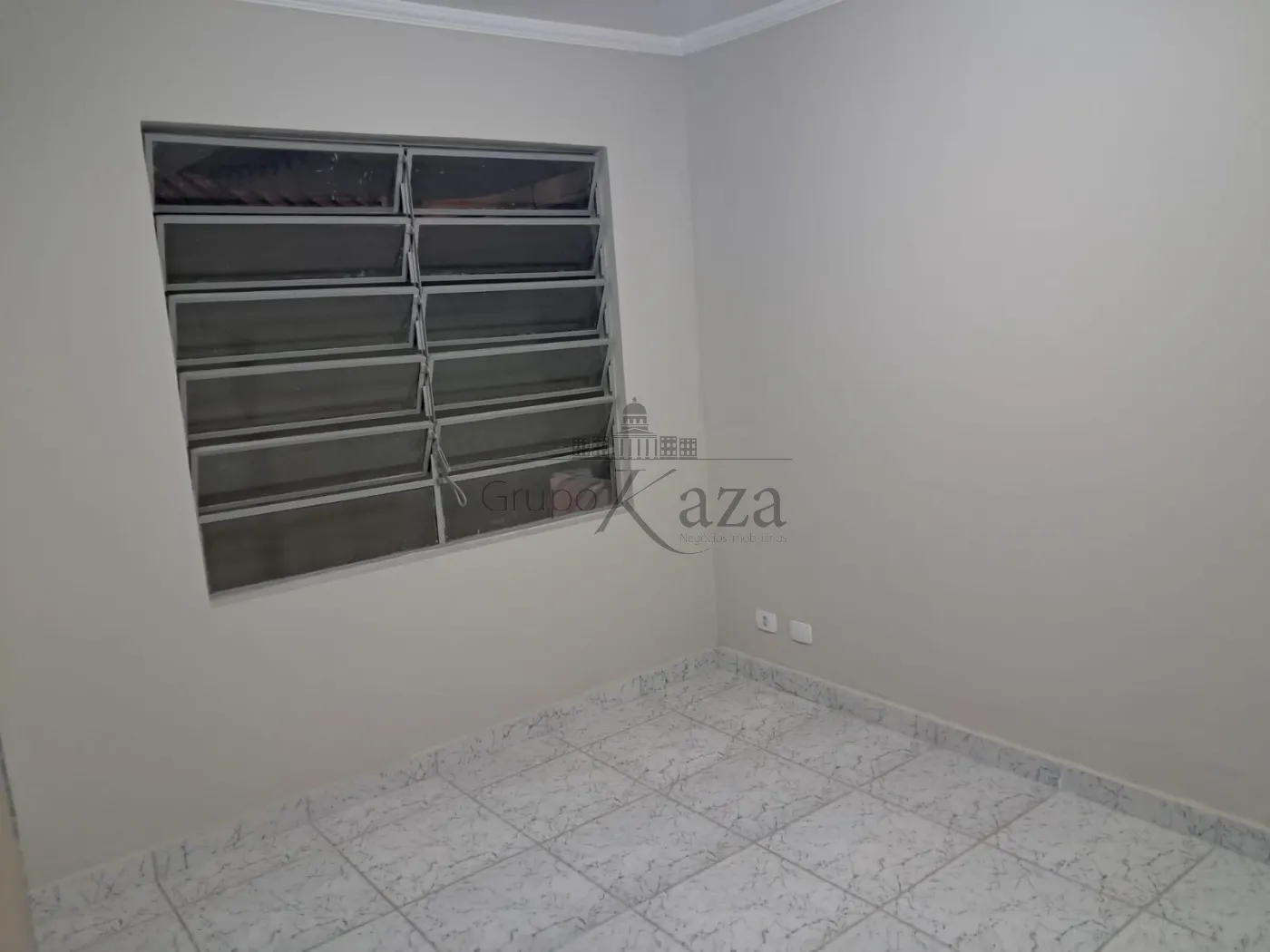 Foto 3 de Casa Padrão em Conjunto Residencial Trinta e Um de Março, São José dos Campos - imagem 3