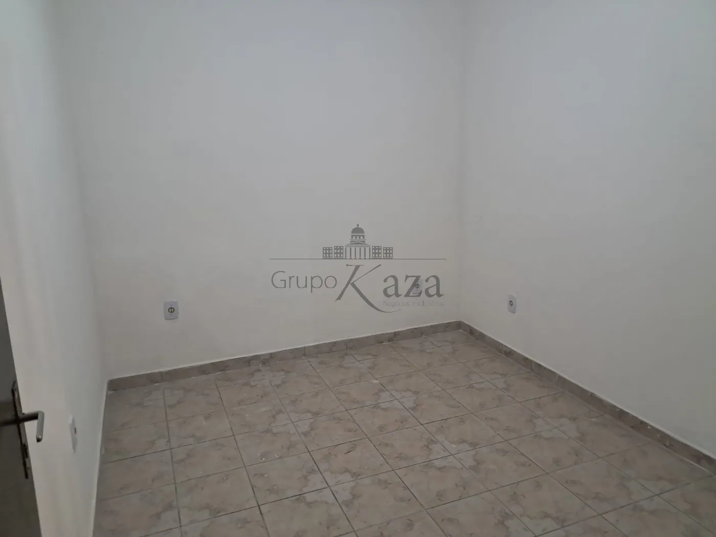 Foto 8 de Casa Padrão em Conjunto Residencial Trinta e Um de Março, São José dos Campos - imagem 8