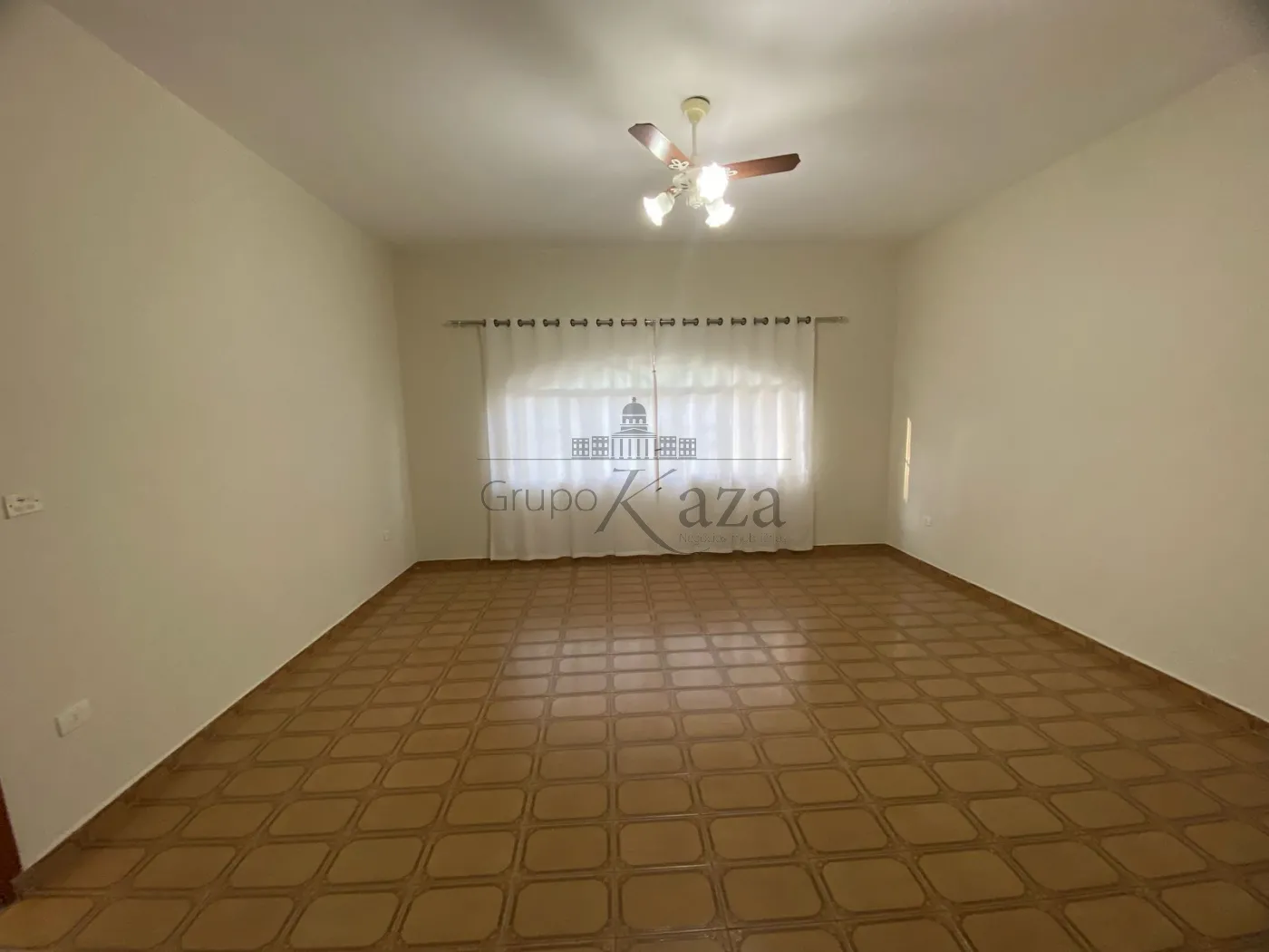 Foto 2 de Casa Padrão em Jardim Uirá, São José dos Campos - imagem 2