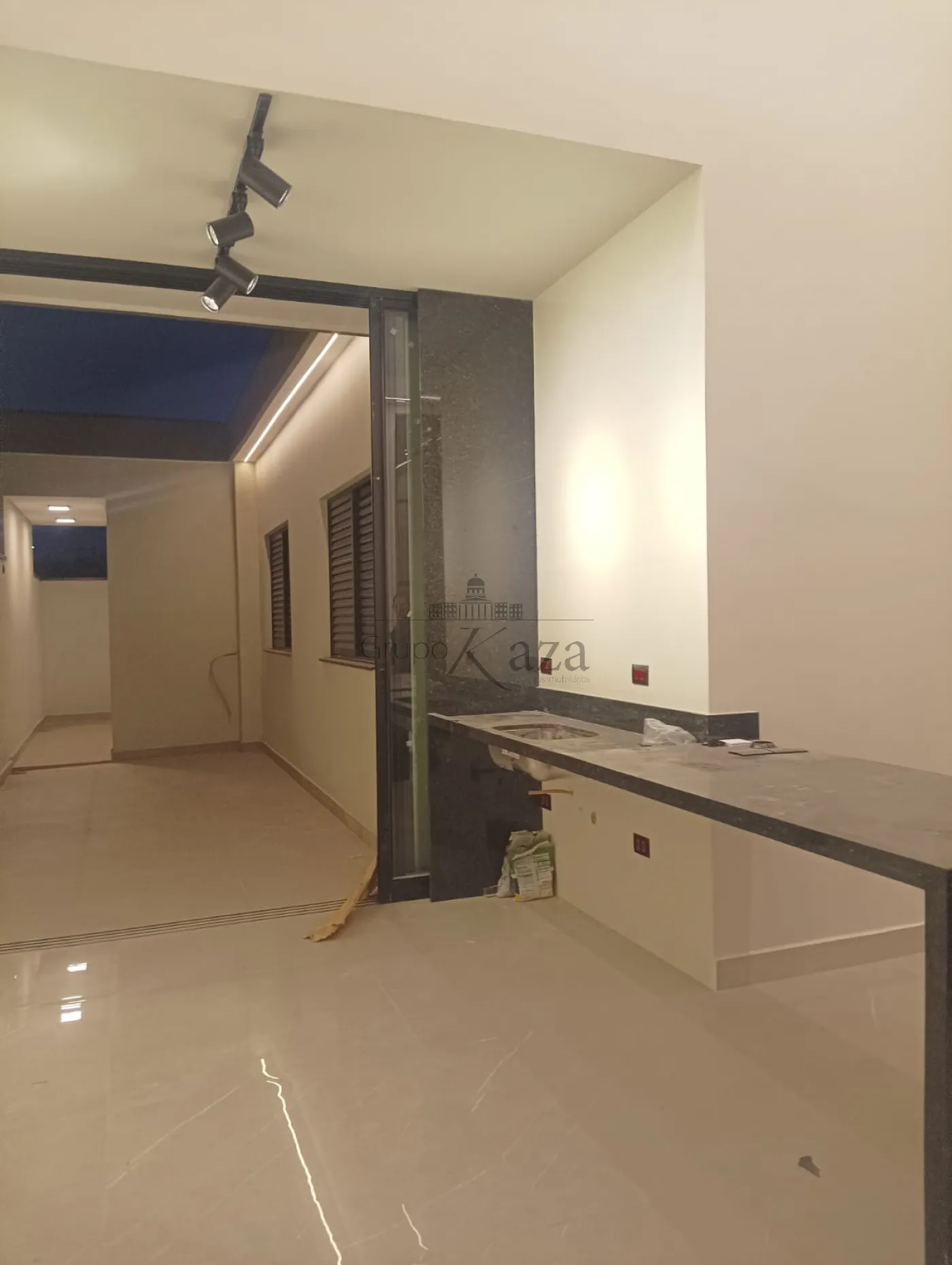 Foto 3 de Casa Padrão em Portal dos Pássaros, São José dos Campos - imagem 3