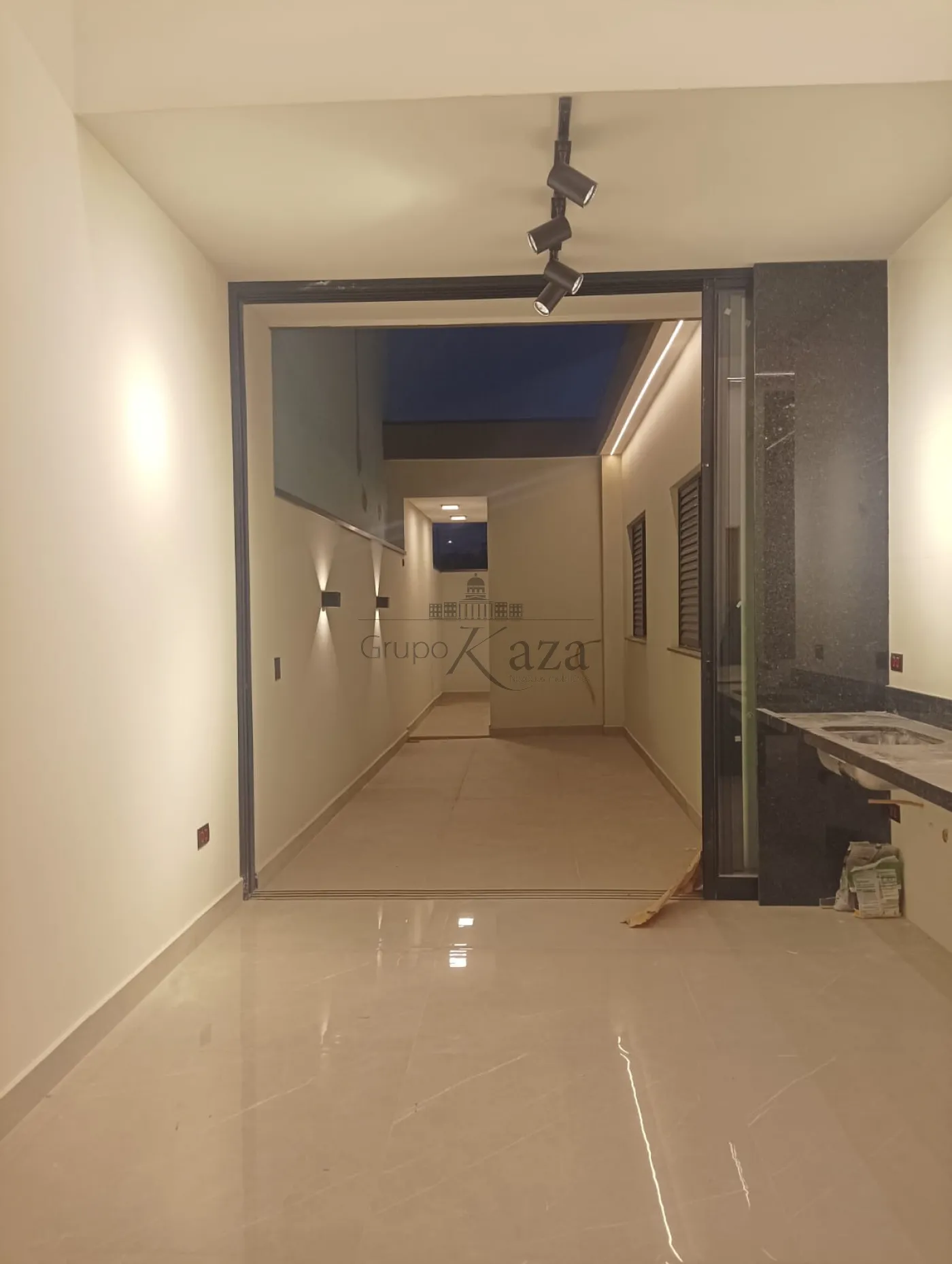 Foto 2 de Casa Padrão em Portal dos Pássaros, São José dos Campos - imagem 2