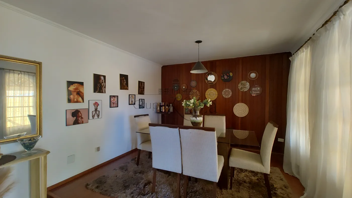 Foto 1 de Casa Padrão em Vila Pinheiro, Jacareí - imagem 1