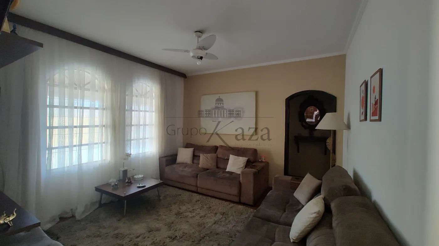 Foto 4 de Casa Padrão em Vila Pinheiro, Jacareí - imagem 4