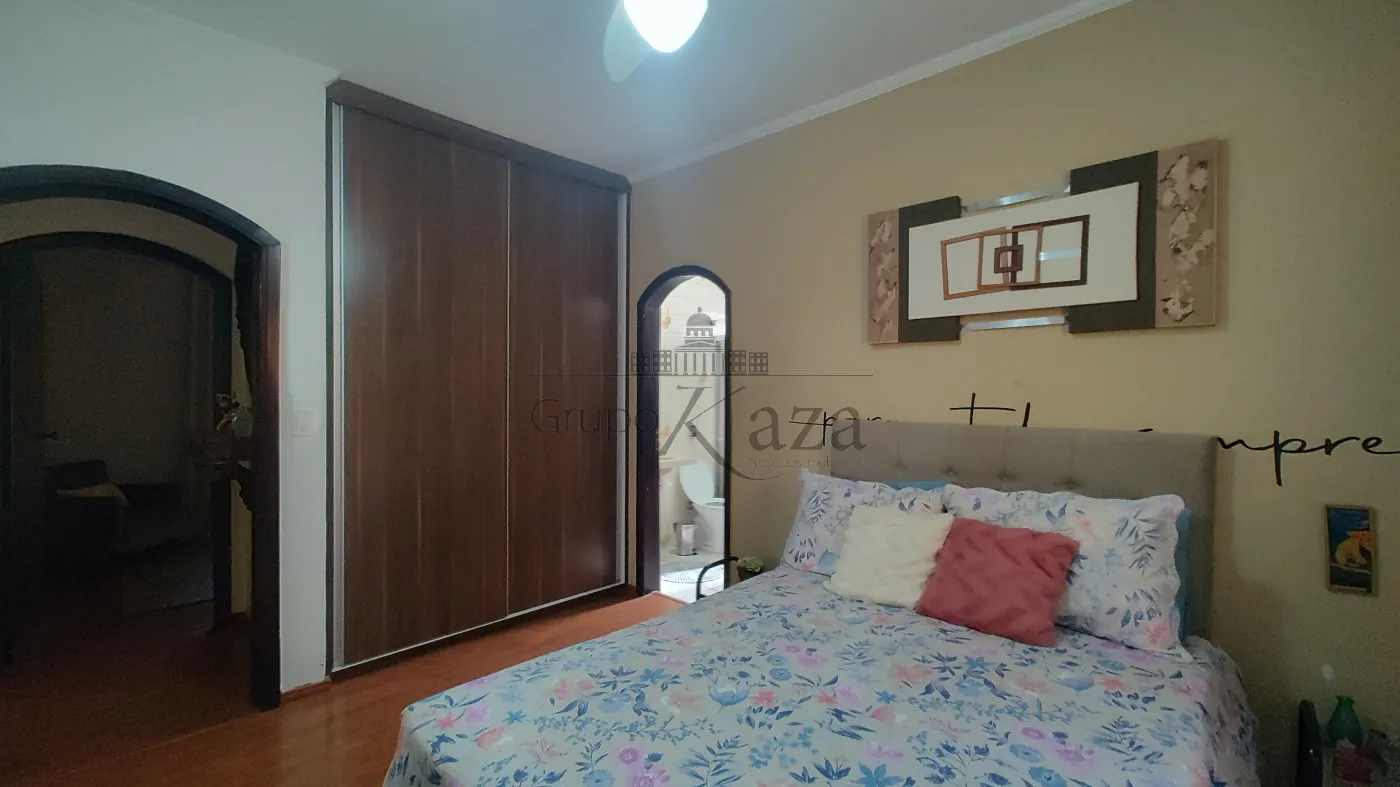 Foto 13 de Casa Padrão em Vila Pinheiro, Jacareí - imagem 13