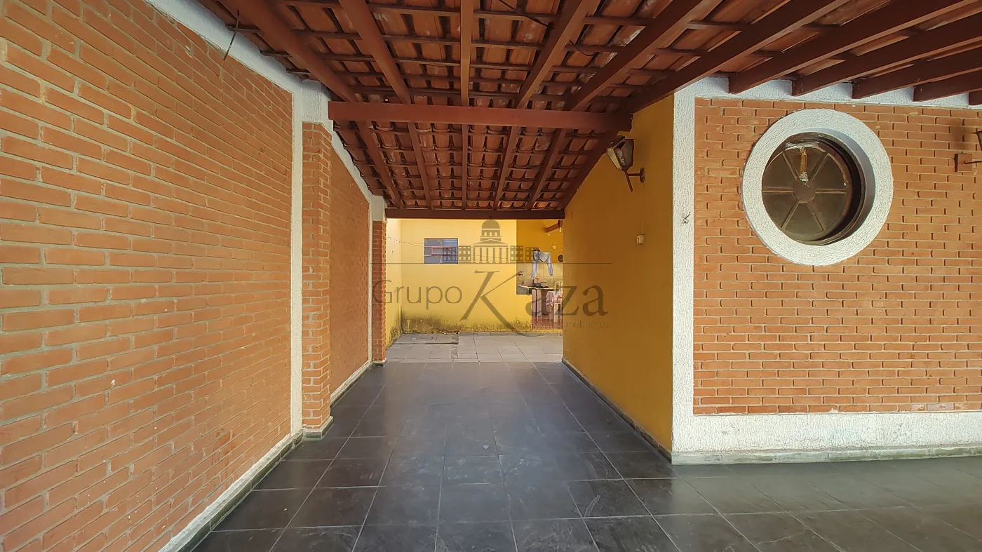 Foto 22 de Casa Padrão em Vila Pinheiro, Jacareí - imagem 22