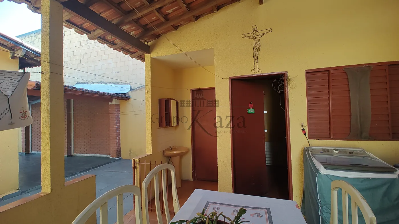 Foto 27 de Casa Padrão em Vila Pinheiro, Jacareí - imagem 27