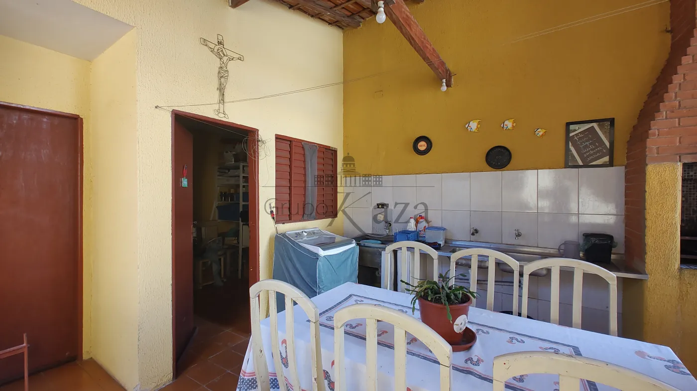 Foto 28 de Casa Padrão em Vila Pinheiro, Jacareí - imagem 28