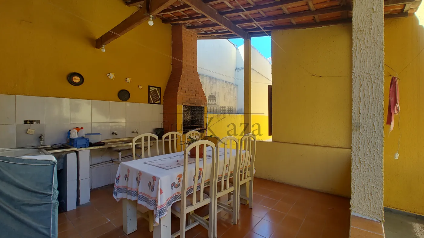Foto 33 de Casa Padrão em Vila Pinheiro, Jacareí - imagem 33