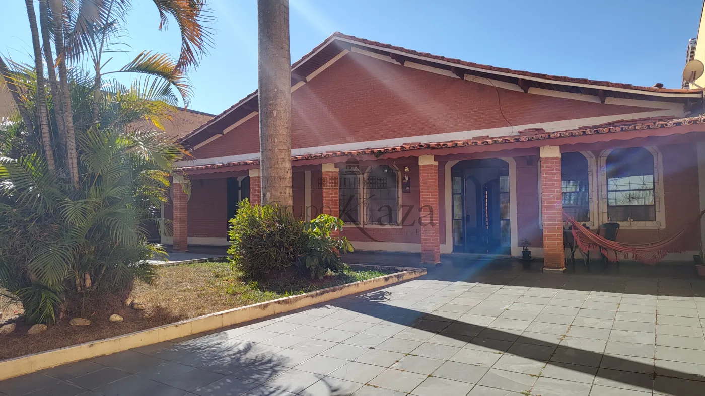 Foto 34 de Casa Padrão em Vila Pinheiro, Jacareí - imagem 34