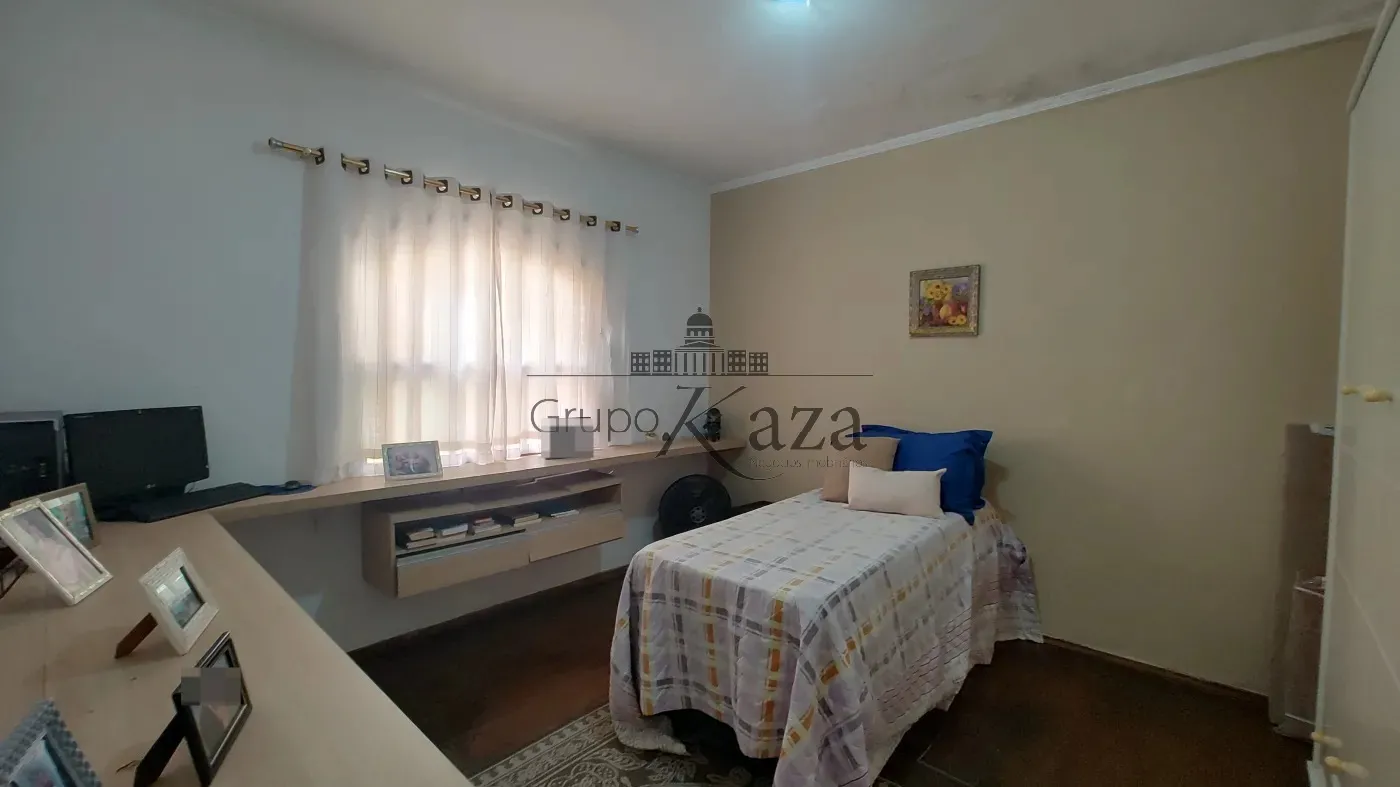 Foto 17 de Casa Padrão em Vila Pinheiro, Jacareí - imagem 17