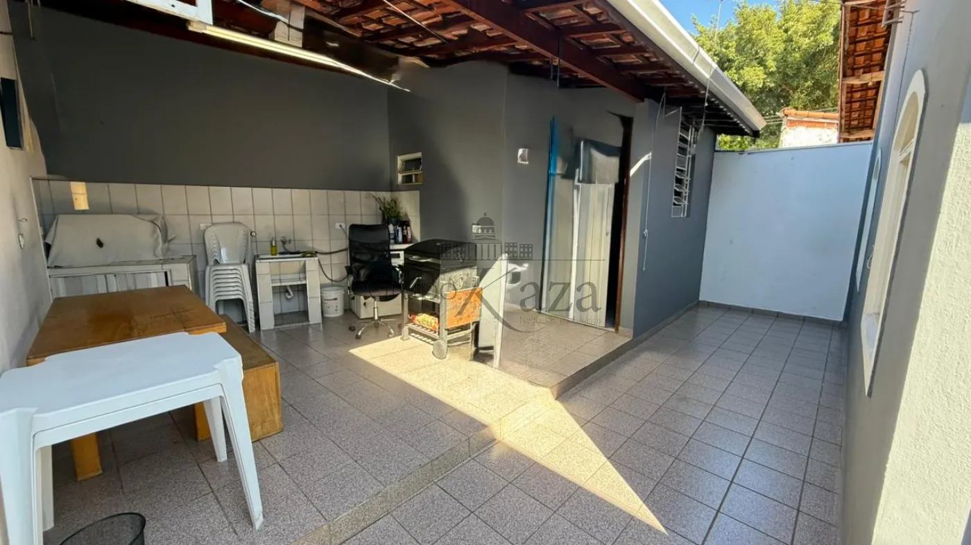 Foto 13 de Casa Geminada em Conjunto Residencial Trinta e Um de Março, São José dos Campos - imagem 13