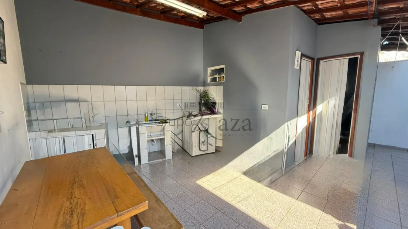 Foto 10 de Casa Geminada em Conjunto Residencial Trinta e Um de Março, São José dos Campos - imagem 10