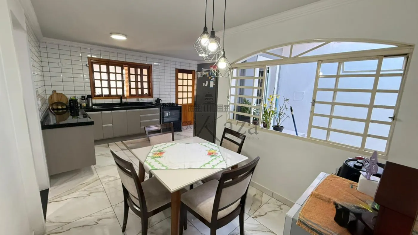 Foto 6 de Casa Geminada em Conjunto Residencial Trinta e Um de Março, São José dos Campos - imagem 6