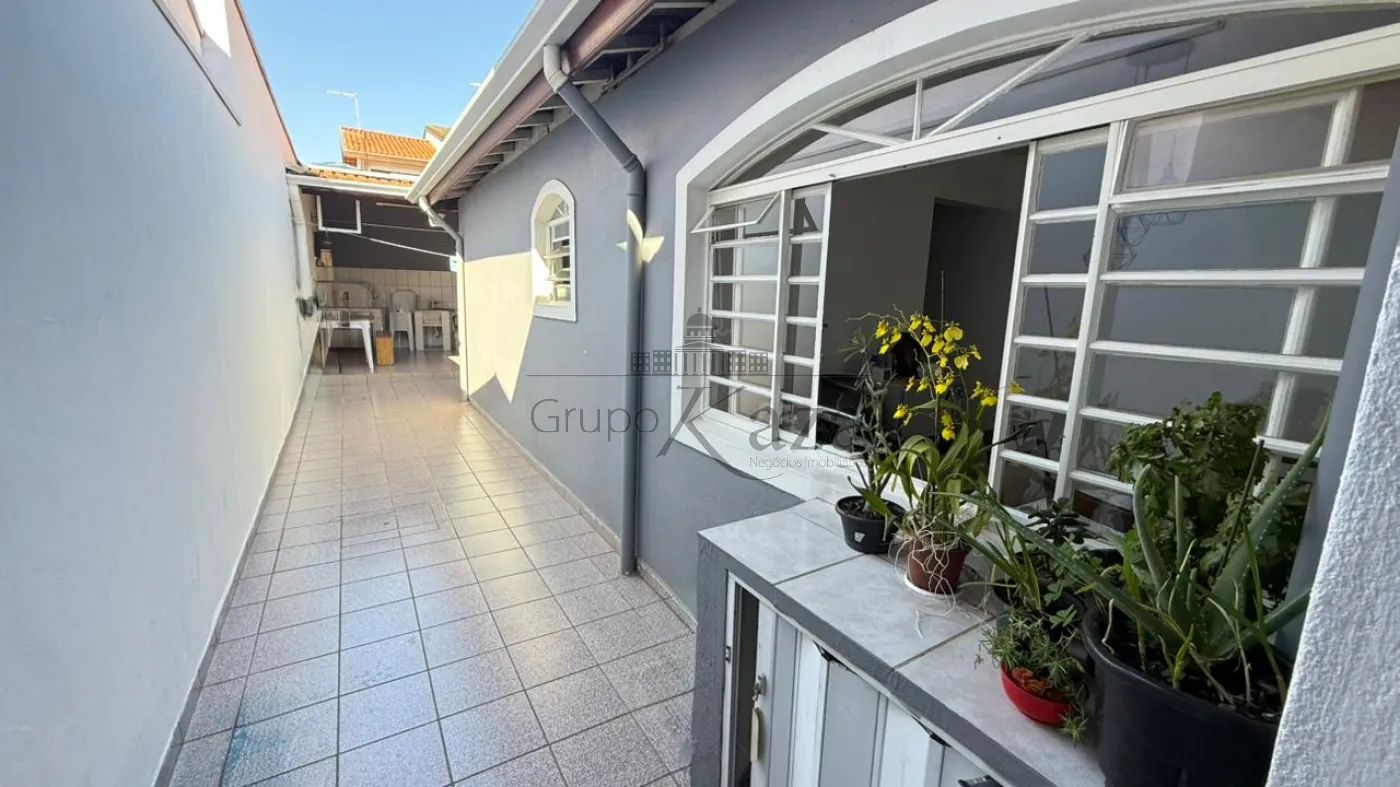 Foto 19 de Casa Geminada em Conjunto Residencial Trinta e Um de Março, São José dos Campos - imagem 19