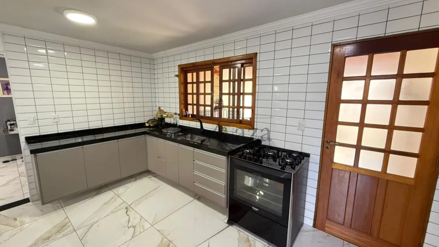Foto 8 de Casa Geminada em Conjunto Residencial Trinta e Um de Março, São José dos Campos - imagem 8