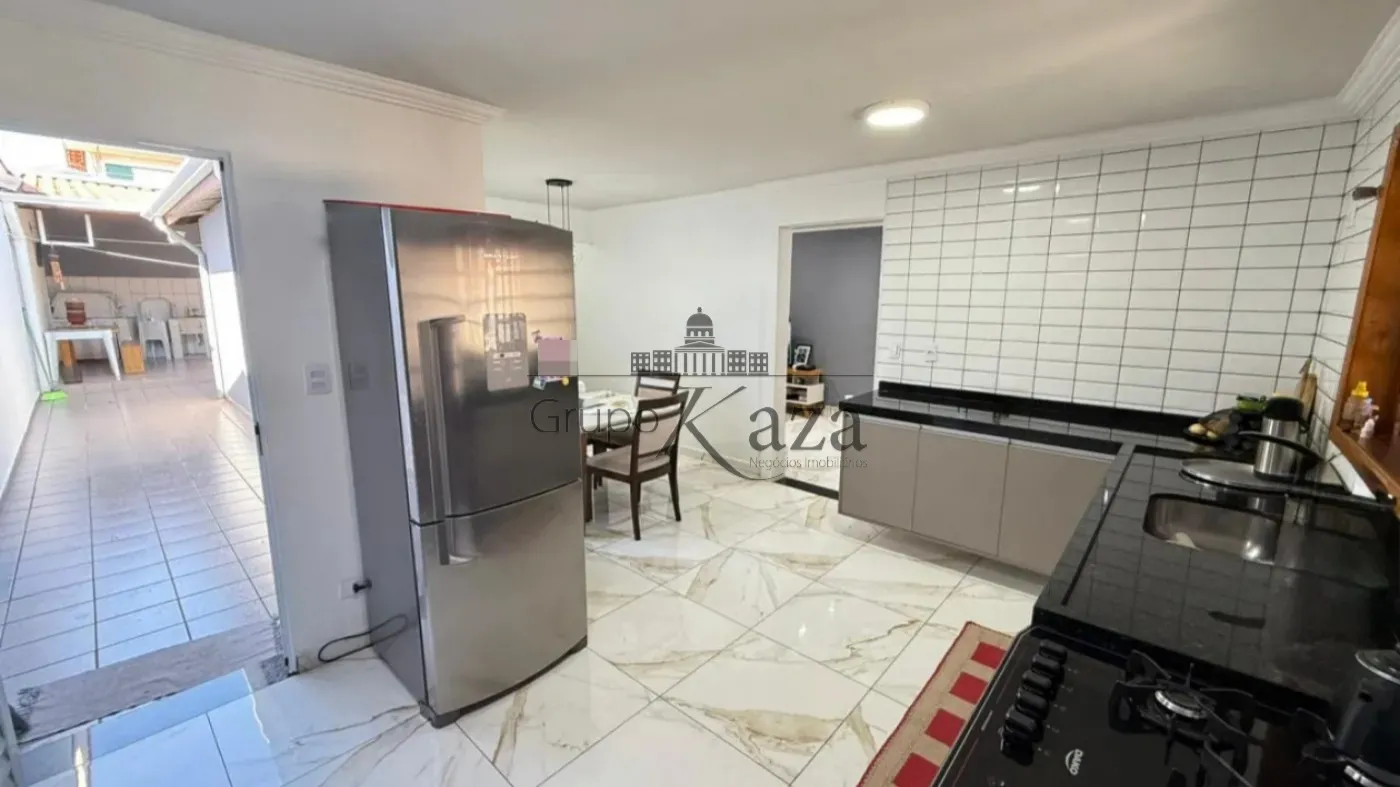 Foto 9 de Casa Geminada em Conjunto Residencial Trinta e Um de Março, São José dos Campos - imagem 9