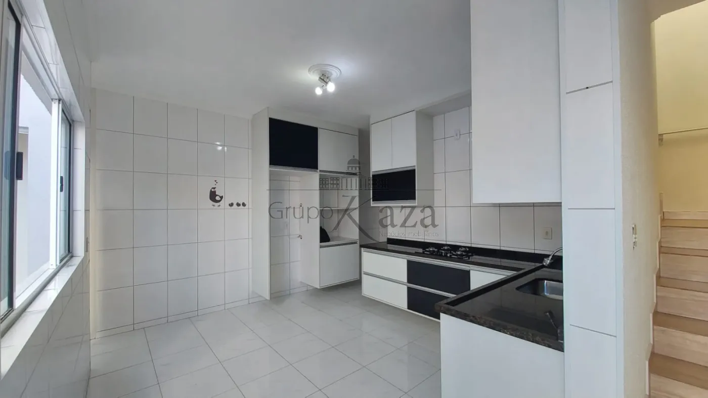 Foto 5 de Casa Sobrado em Jardim Ismênia, São José dos Campos - imagem 5