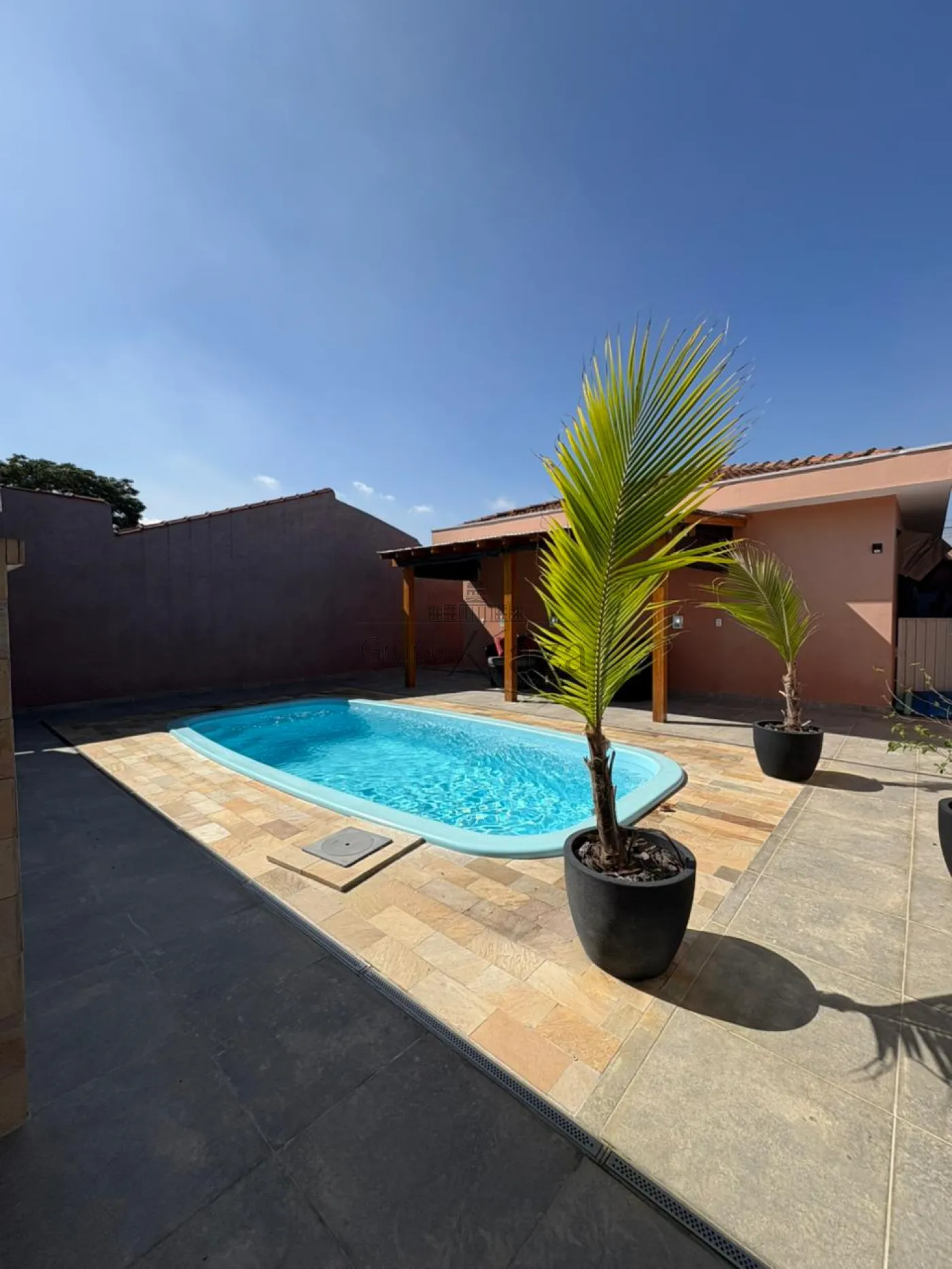 Foto 1 de Casa Padrão em Jardim Santa Maria, Jacareí - imagem 1