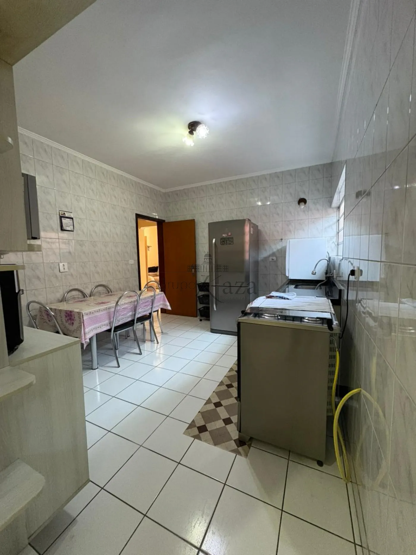 Foto 8 de Casa Padrão em Jardim Santa Maria, Jacareí - imagem 8