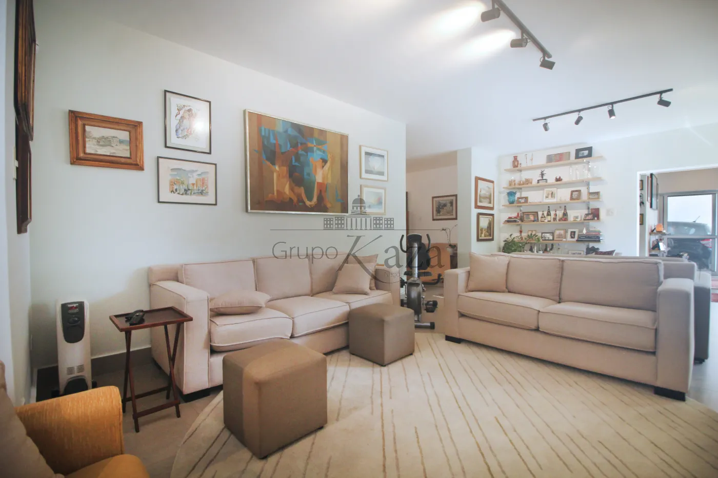 Foto 2 de Casa Padrão em Pacaembu, São Paulo - imagem 2