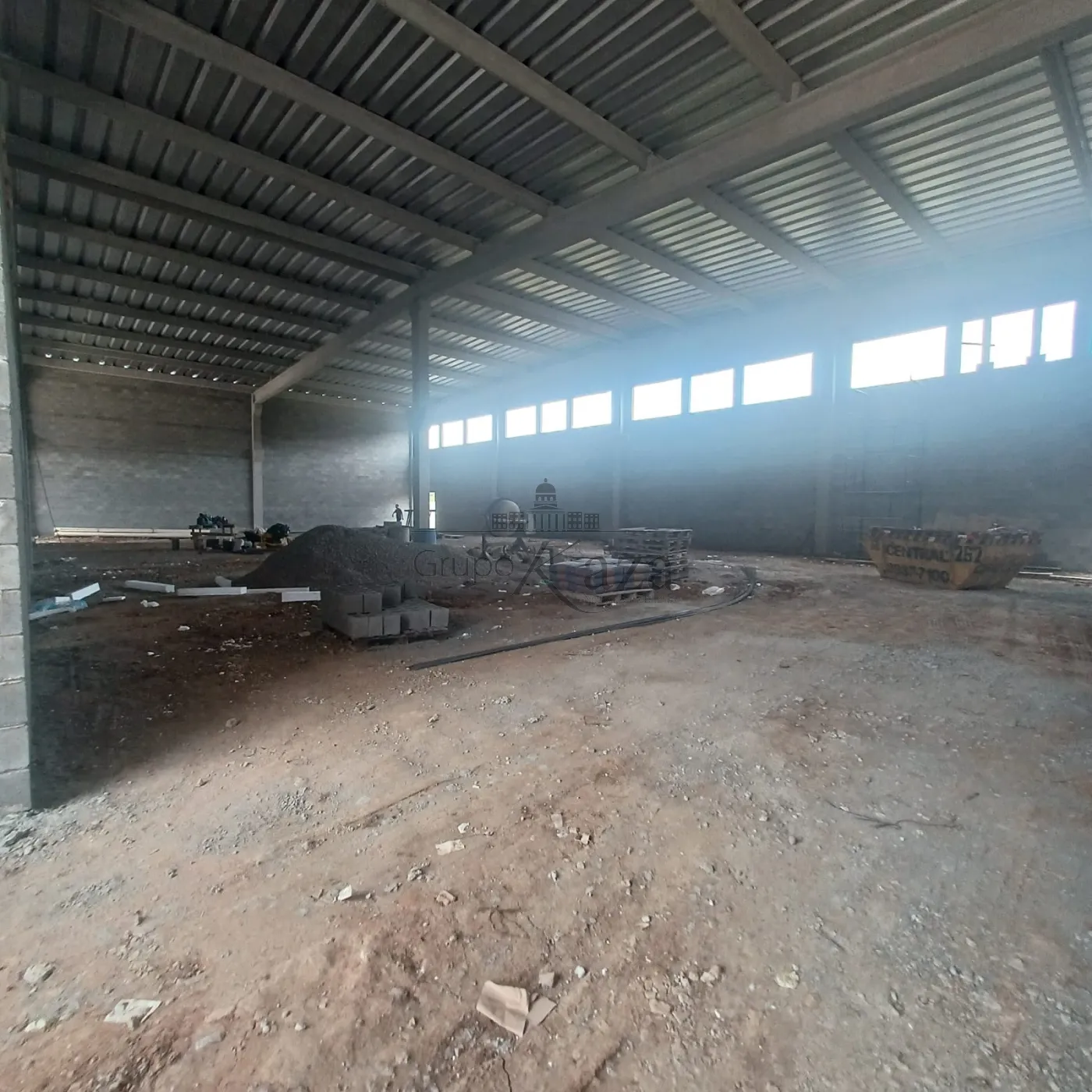 Foto 1 de Comercial Galpão em Condomínio em Jardim Califórnia, Jacareí - imagem 1 Foto 1 de Comercial Galpão em Condomínio em Jardim Califórnia, Jacareí - imagem 1