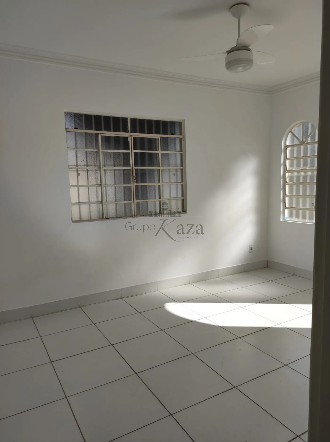 Foto 1 de Casa Padrão em Jardim das Indústrias, São José dos Campos - imagem 1