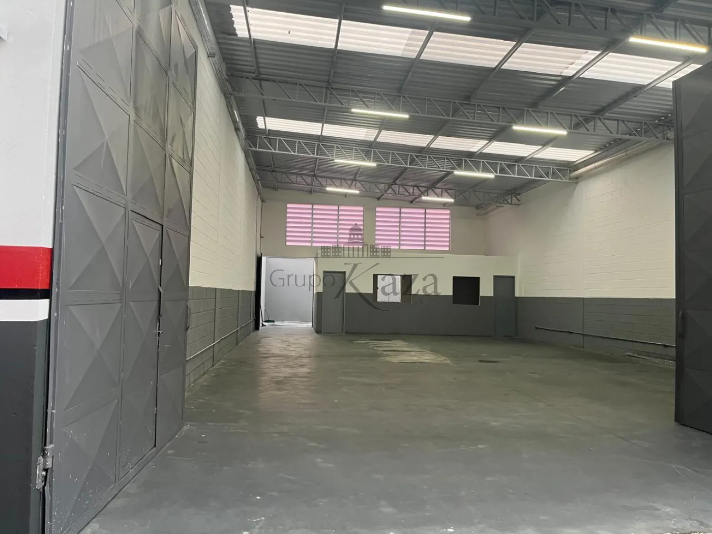 Foto 1 de Comercial Galpão em Parque Industrial, São José dos Campos - imagem 1