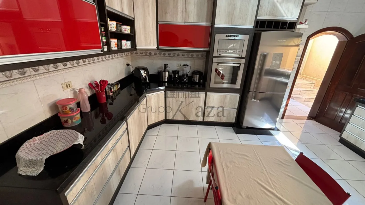 Foto 8 de Casa Sobrado em Jardim Luíza, Jacareí - imagem 8