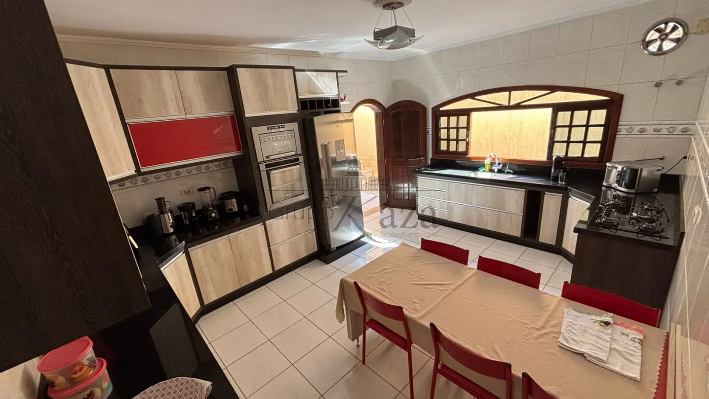 Foto 6 de Casa Sobrado em Jardim Luíza, Jacareí - imagem 6