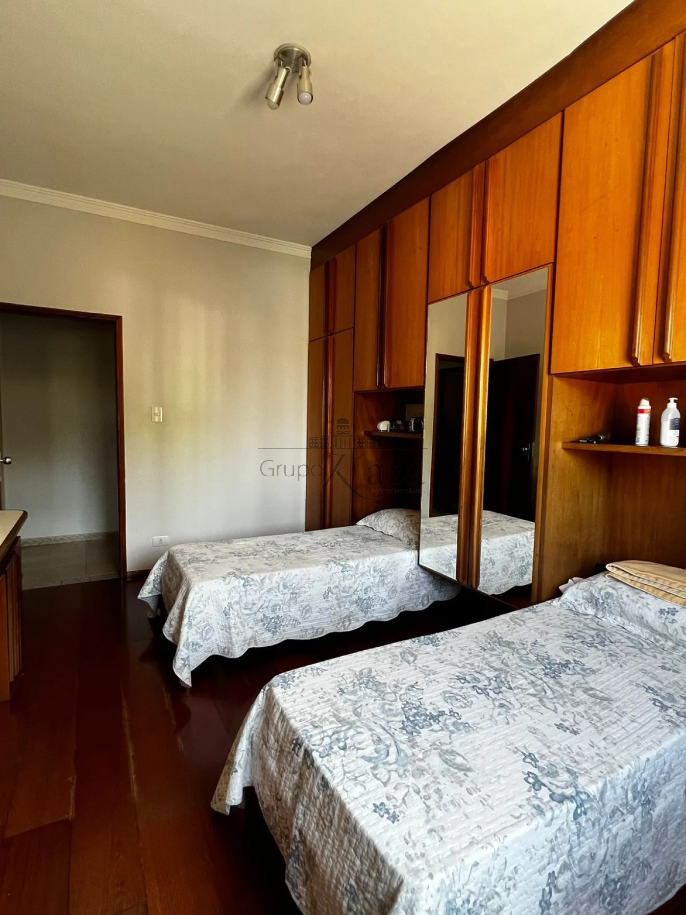 Foto 18 de Casa Comercial  Residencial em Vila Tesouro, São José dos Campos - imagem 18