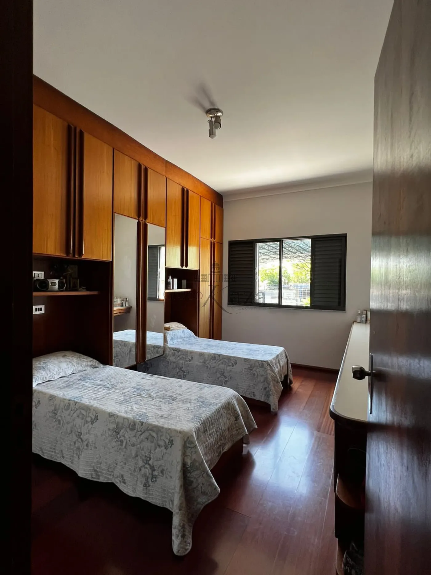 Foto 17 de Casa Comercial  Residencial em Vila Tesouro, São José dos Campos - imagem 17