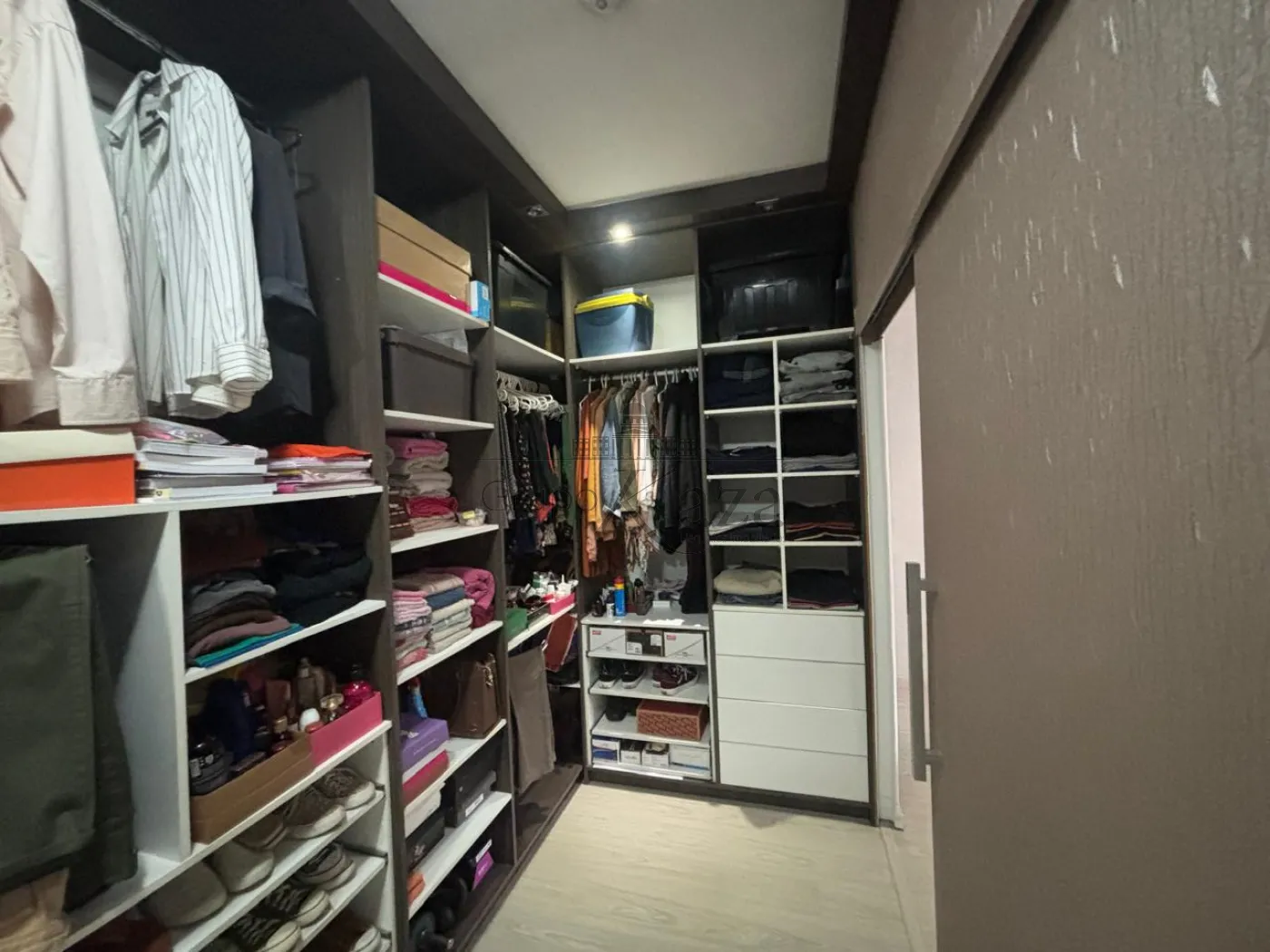 Foto 19 de Casa Padrão em Jardim Torrão de Ouro, São José dos Campos - imagem 19