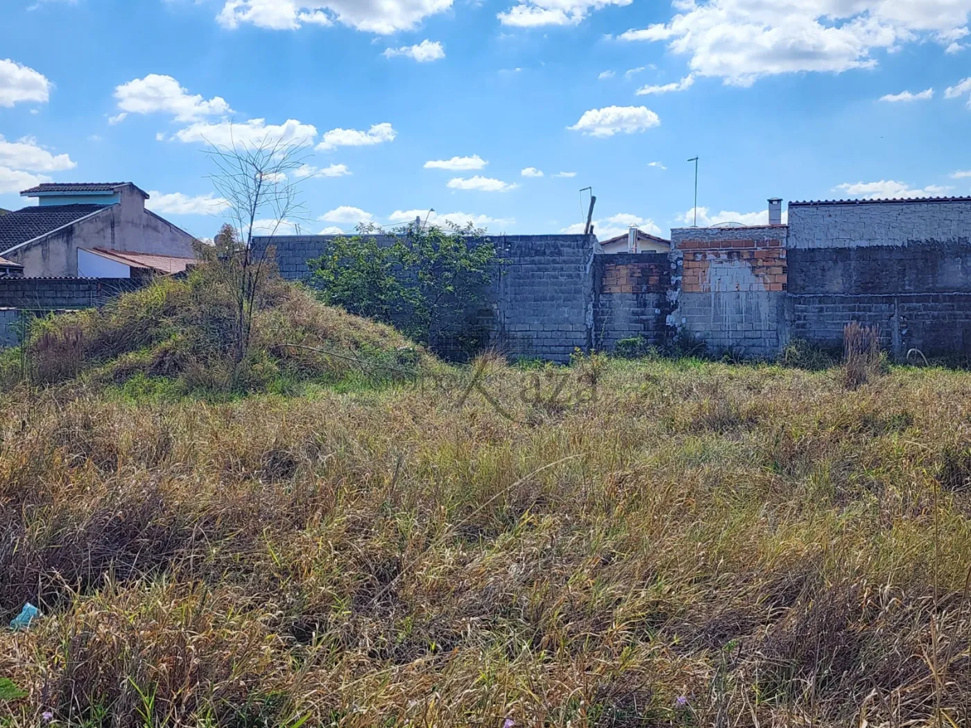 Foto 3 de Terreno Padrão em Jardim Pararangaba, São José dos Campos - imagem 3