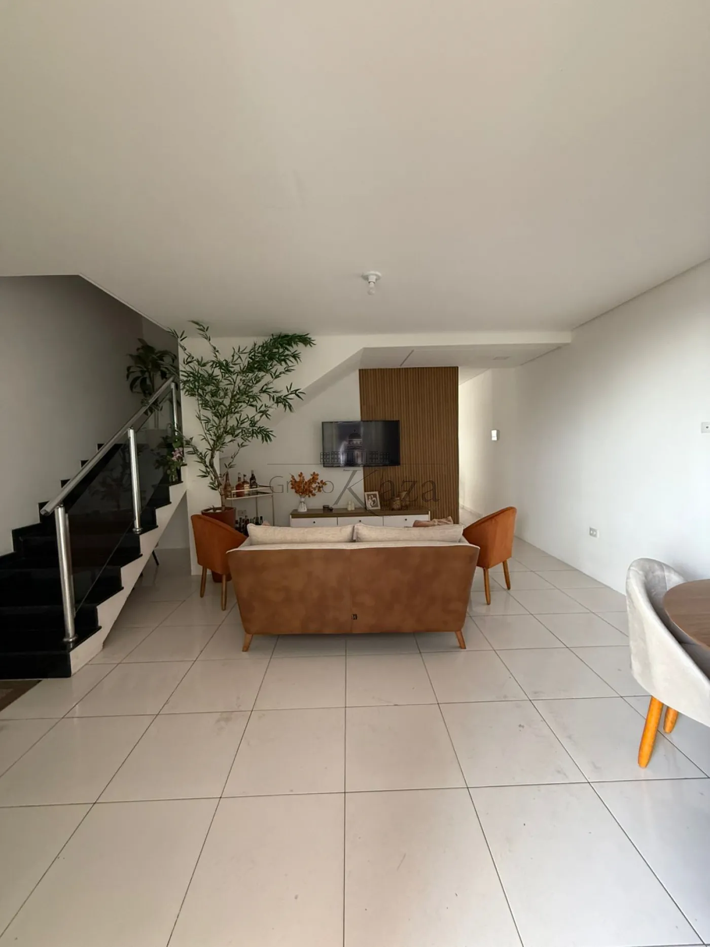 Foto 1 de Casa Sobrado em Loteamento Villa Branca, Jacareí - imagem 1 Foto 1 de Casa Sobrado em Loteamento Villa Branca, Jacareí - imagem 1