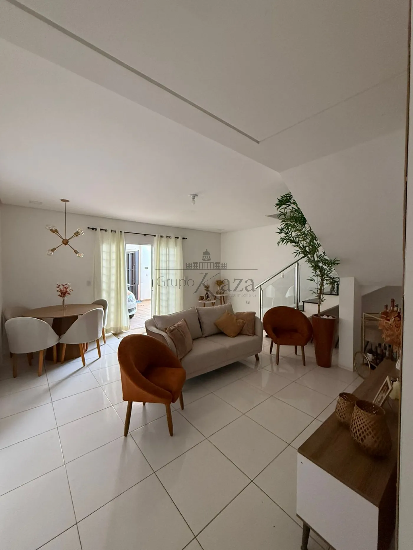 Foto 3 de Casa Sobrado em Loteamento Villa Branca, Jacareí - imagem 3 Foto 3 de Casa Sobrado em Loteamento Villa Branca, Jacareí - imagem 3