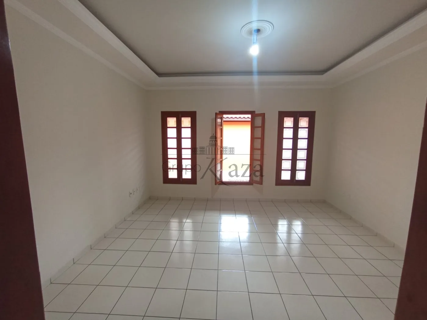 Foto 1 de Casa Padrão em Bosque dos Eucaliptos, São José dos Campos - imagem 1 Foto 1 de Casa Padrão em Bosque dos Eucaliptos, São José dos Campos - imagem 1