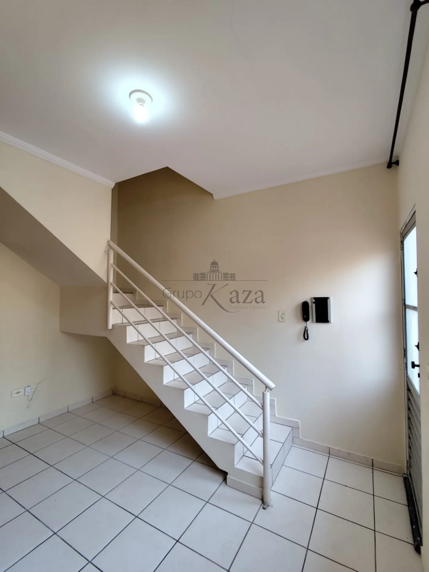 Foto 1 de Casa Condomínio em Jardim Santa Marina, Jacareí - imagem 1 Foto 1 de Casa Condomínio em Jardim Santa Marina, Jacareí - imagem 1