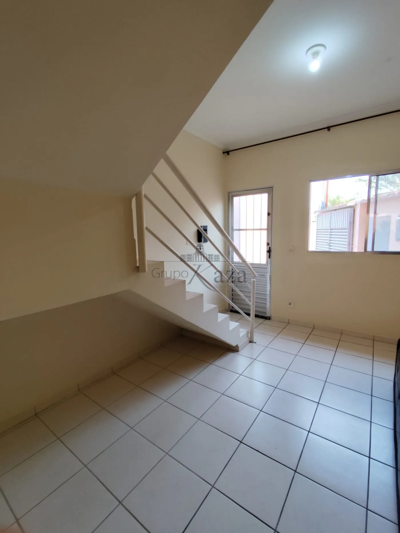 Foto 2 de Casa Condomínio em Jardim Santa Marina, Jacareí - imagem 2 Foto 2 de Casa Condomínio em Jardim Santa Marina, Jacareí - imagem 2