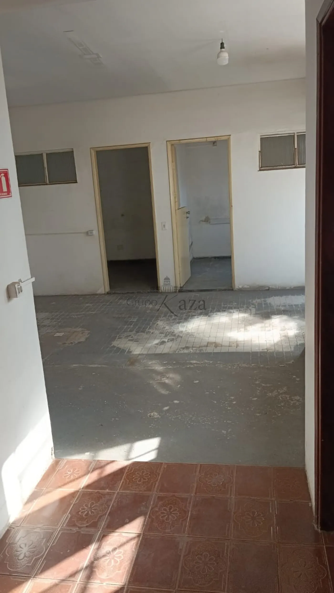 Foto 6 de Comercial Casa em Jardim Leonidia, Jacareí - imagem 6