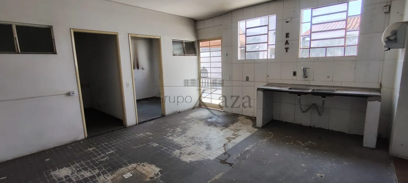 Foto 26 de Comercial Casa em Jardim Leonidia, Jacareí - imagem 26
