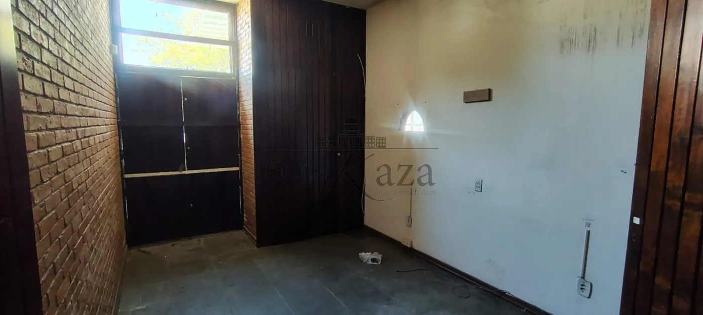 Foto 32 de Comercial Casa em Jardim Leonidia, Jacareí - imagem 32